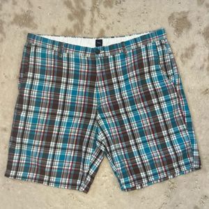 EUC GAP Plaid Multicolored Light Weight Preppy Shorts Size 40 💗